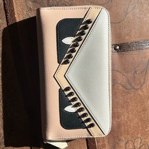 Fendi zip around walet